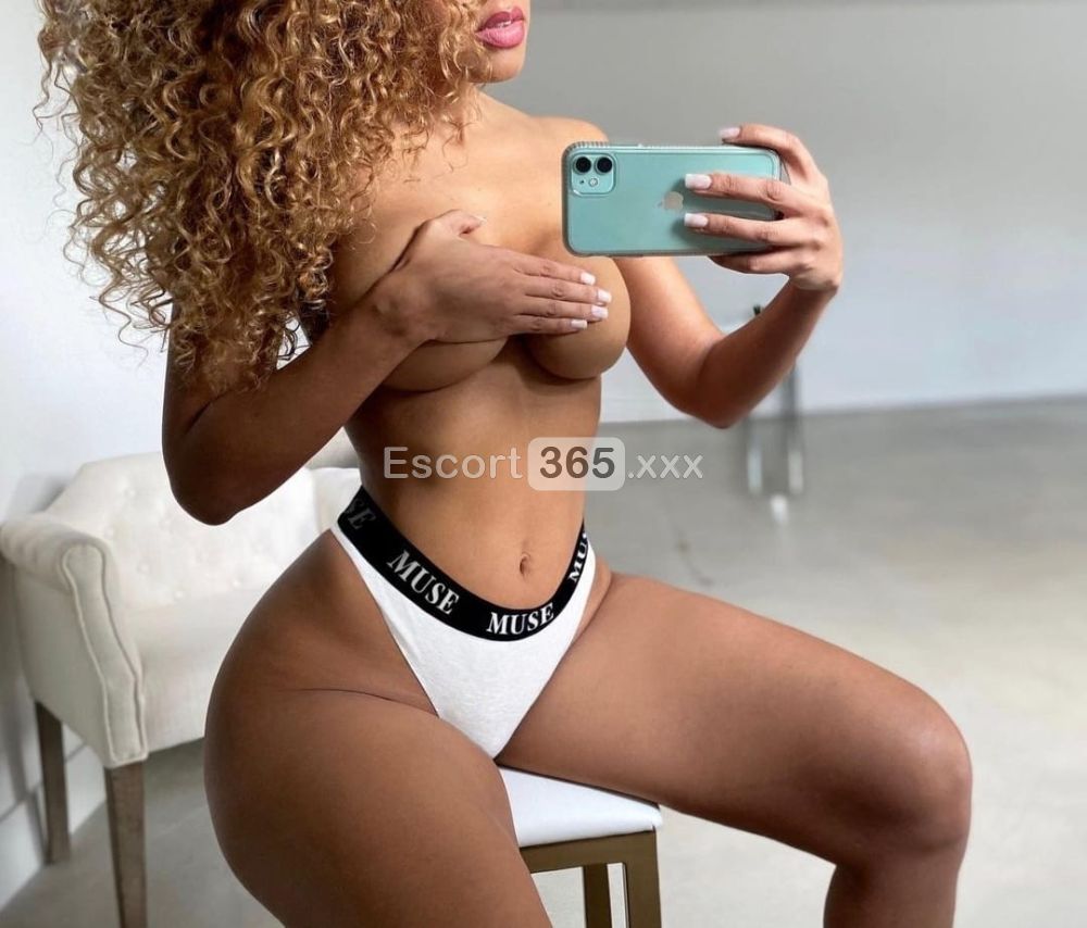 Eva: Deliziosa e Graffiante - Escort a Bari - Foto 9