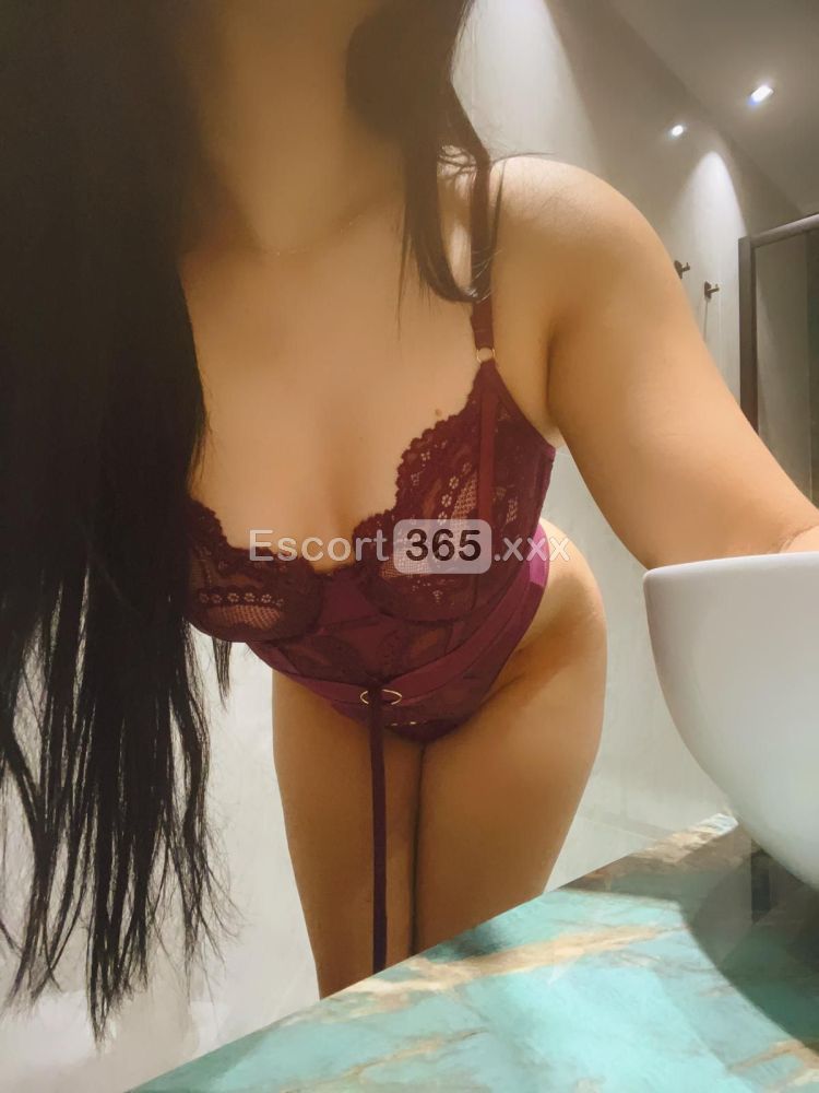 Bellissima Massaggiatrice: Autentica e Sensuale - Massaggi Erotici a Milano - Foto 3