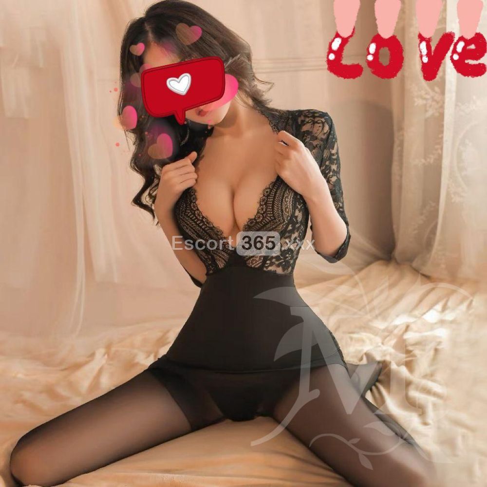 Giulia: Elegante e Femminile - Massaggi Erotici a Modena - Foto 1