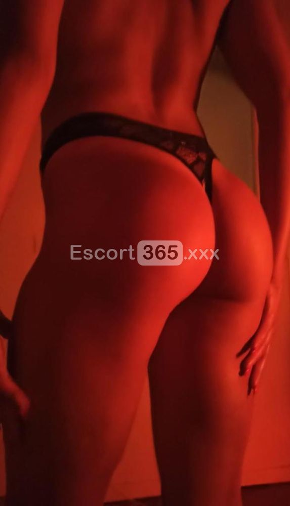 Sara: Sensualità Nuru e Lingam - Massaggi Erotici a Roma - Foto 1