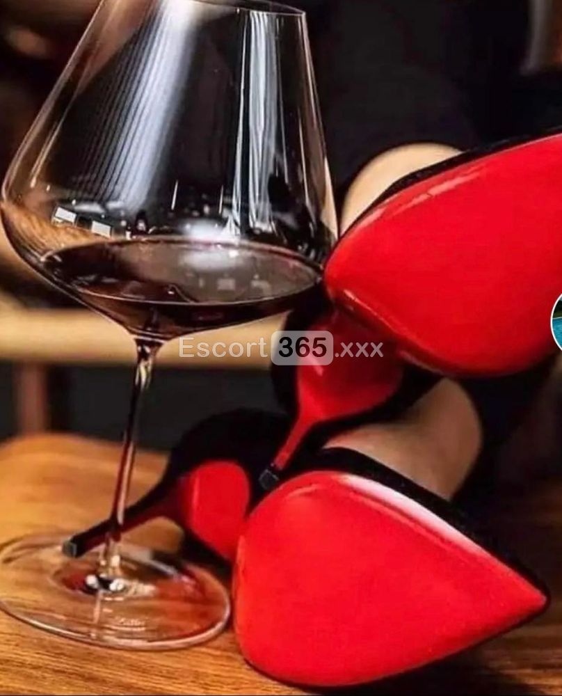 Diana: Mani Di Fata e Sensualità - Escort a Roma - Foto 5