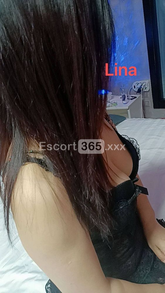 Vittoria: Puro Relax - Massaggi Erotici a Brescia - Foto 9