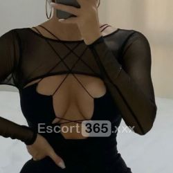 Vanessa: Mani D'Oro Escort Monte Porzio Catone: annunci, incontri e recensioni reali di Vip Escort, Escort, Pornostar, Trans, Massaggi, Mistress, Coppie e Orientali.
