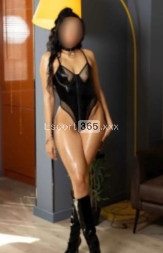 Gloria: Eleganza, Cultura ed Erotismo per Uomini Raffinati - Escort a Brescia - Foto 3
