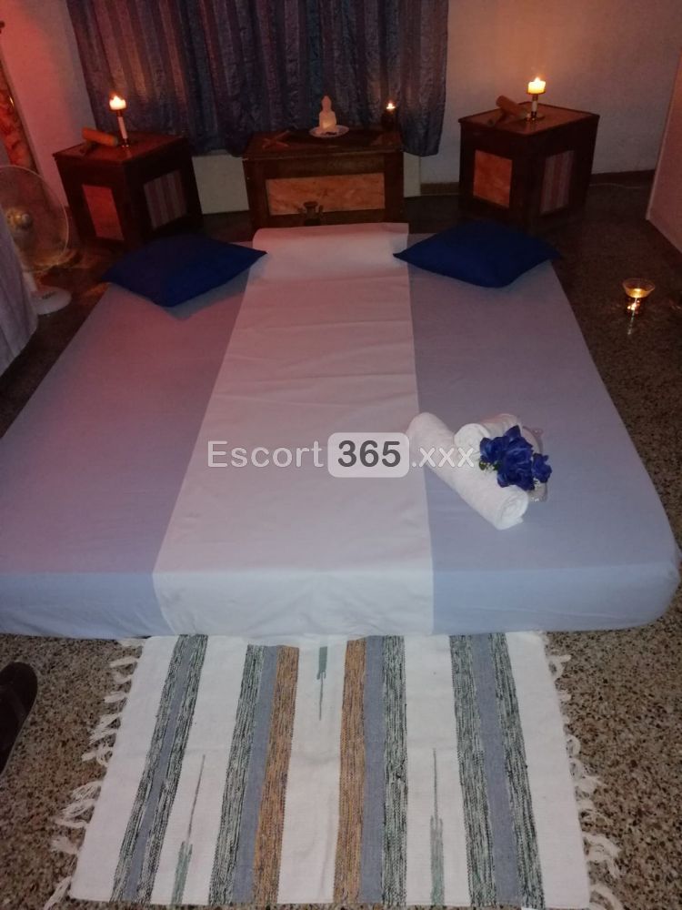 Melania & Helena: Doppia Passione - Massaggi Erotici a Livorno - Foto 3