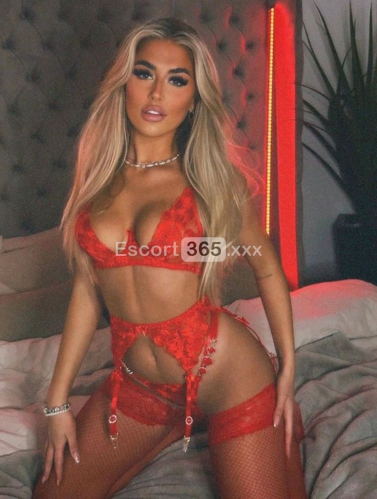 Sarah, Eleganza, Sensualità e Piacere Ineguagliabile - Escort a Milano - Foto 5
