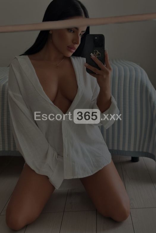 Maya: Irresistibile e Provocante - Escort a Riccione