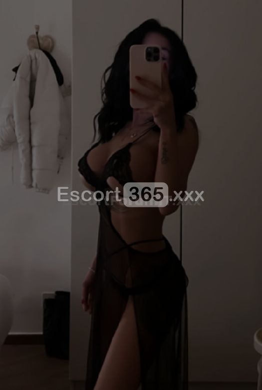 Monica: Bellezza Disarmante e Passionale, Escort Roma