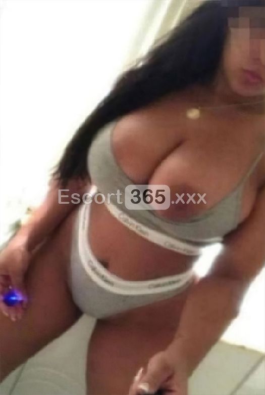 Rihanna: Star Sensuale - Escort a Asti - Foto 3