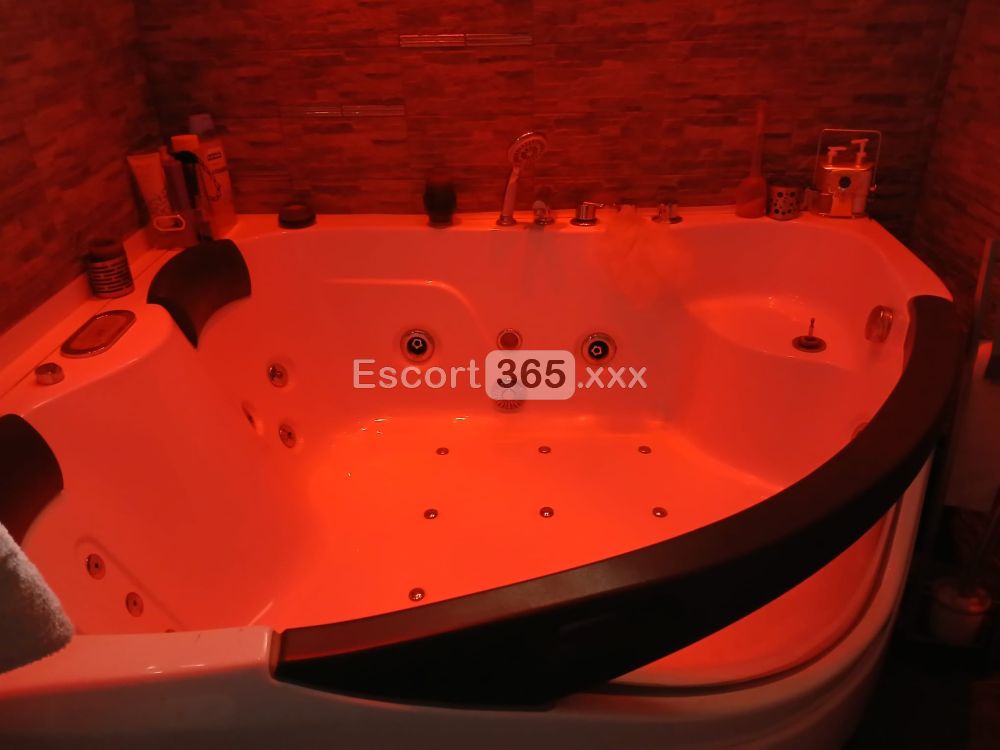 Emanuela: Sensualità Ceca - Escort a Roma - Foto 4