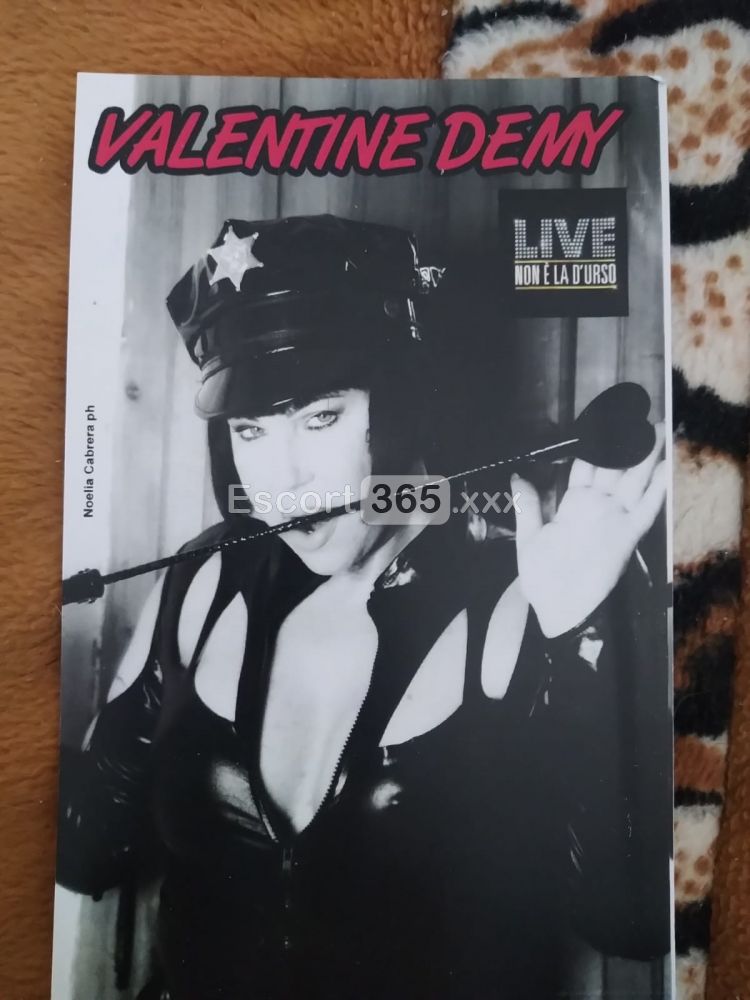 Valentine Demy: Mito - Pornostar a Pisa - Foto 3