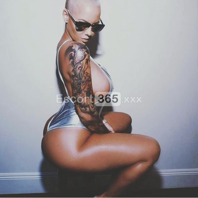 Simona Nardi: Lusso e Passione - Vip Escort a Palermo - Foto 10