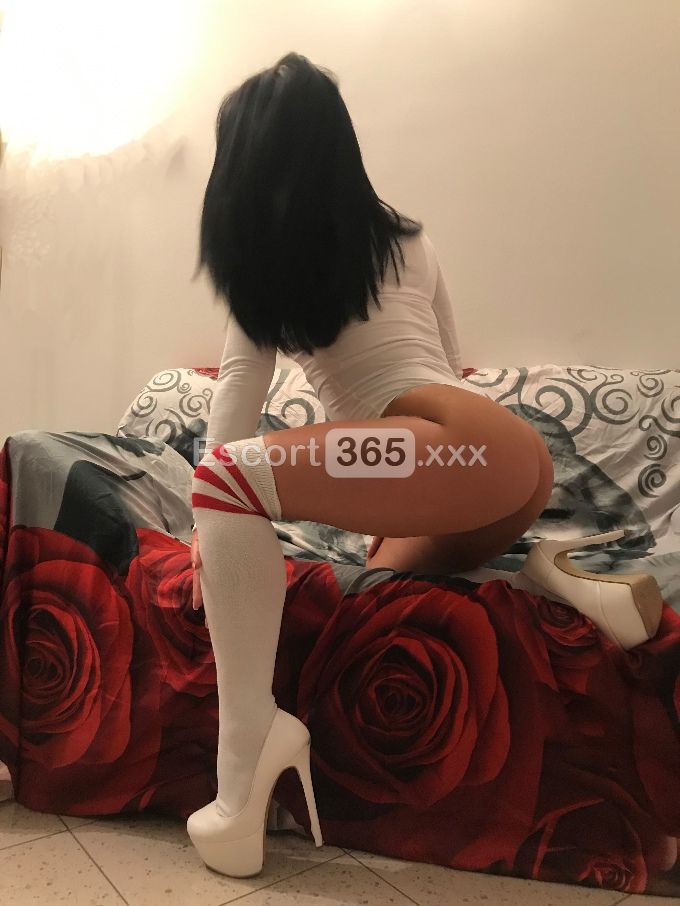 Emma: Tentazione Latina - Escort a Bologna - Foto 2
